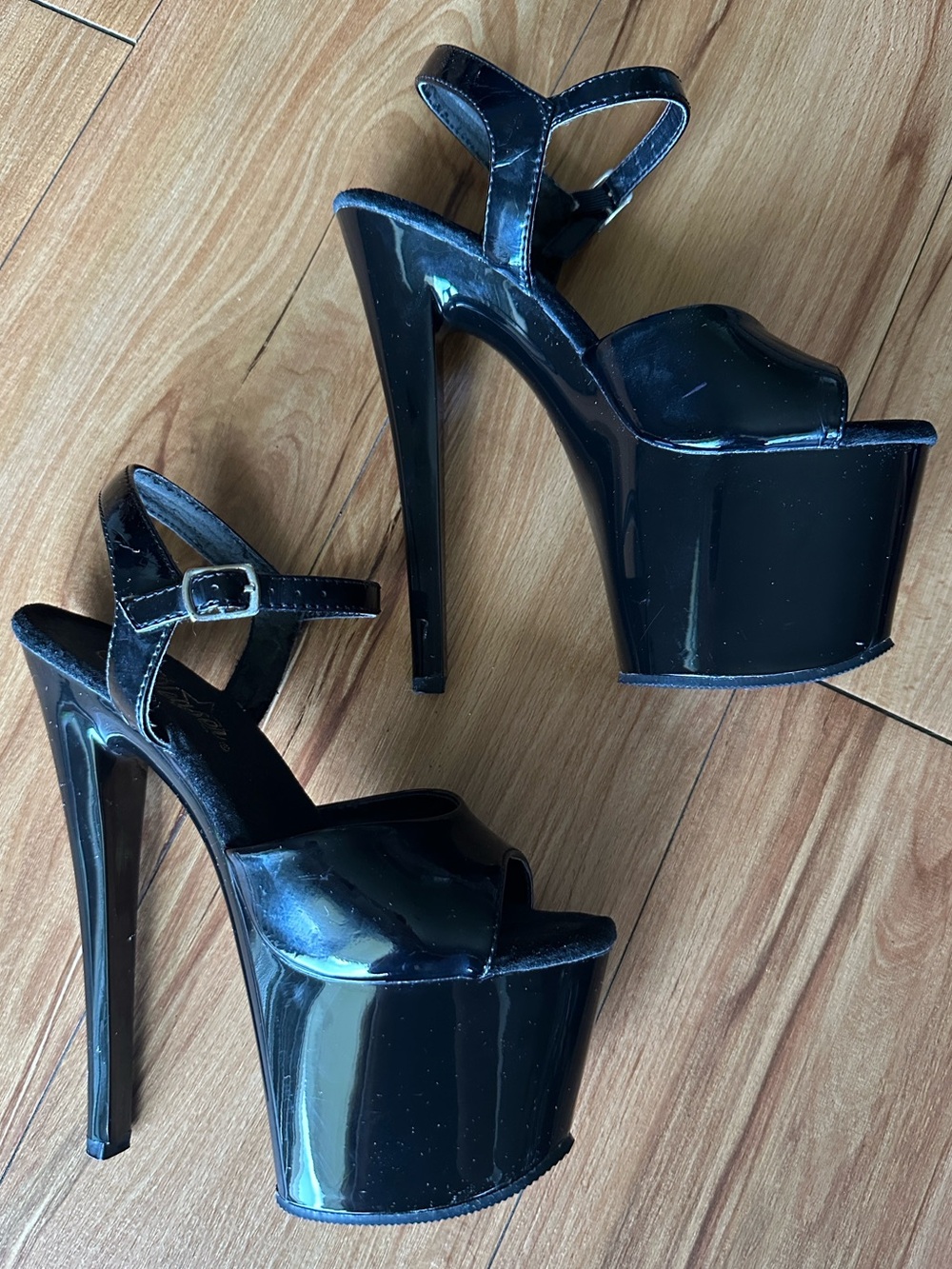 Pleaser Black Patent Platform 7 inch Stiletto Stripper Heels Size 5
